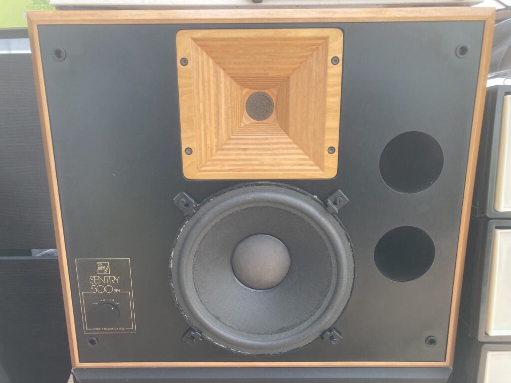 EV Sentry 500 SFV stuido monitor speakers acquired from Japan